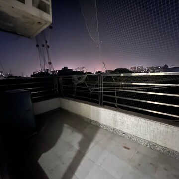 Balcony in 1 BHK Builder Floor at Ansal Sushant Lok I, Sector 43 – for Rent