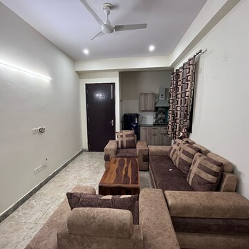 Living Room in 1 BHK Builder Floor at Ansal Sushant Lok I, Sector 43 – for Rent