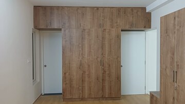 Room in 2 BHK Apartment at Mantri Lithos, Thanisandra – for Rent