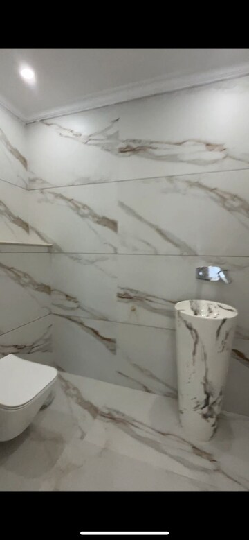 Bathroom in 4 BHK Builder Floor at Unitech South City II, Sector 50 – for Rent