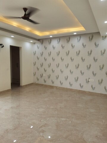 Bedroom in 3 BHK Builder Floor at BPTP District, Sector 81 – for Sale