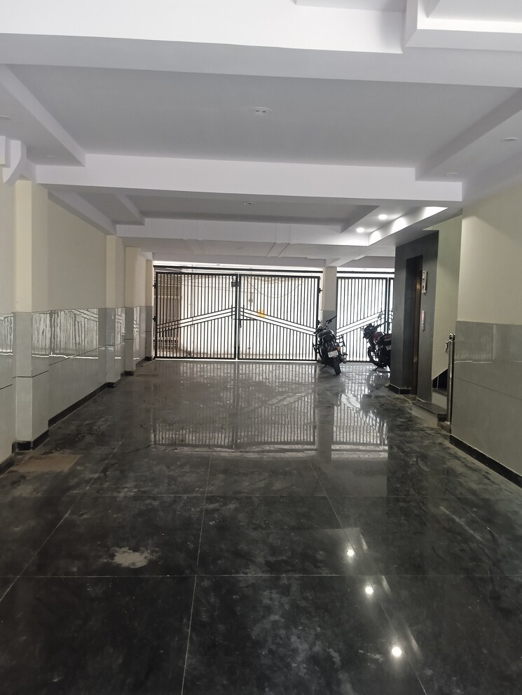  Parking, palam 2 Bedroom 700 Sq.Ft. Apartment In Palam Delhi 8166640