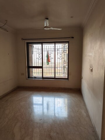 Room in 2 BHK Apartment at Kukreja Residency CHSL, Chembur – for Rent