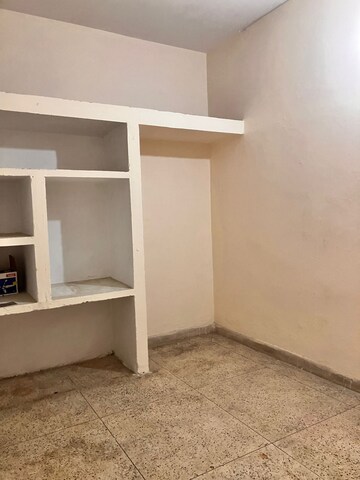 Room in 2 BHK Builder Floor at Mohan Garden – for Rent