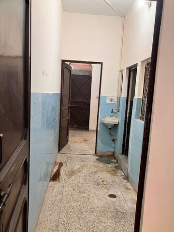  2 BHK Builder Floor at Mohan Garden – for Rent