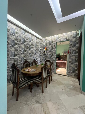 Gym in 3 BHK Builder Floor at Saket – for Rent