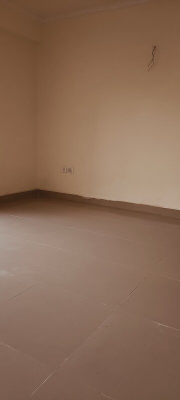Room in 3 BHK Apartment at Gardenia Gateway, Sector 75 – for Sale