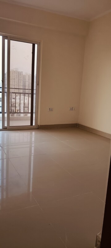 Room in 3 BHK Apartment at Gardenia Gateway, Sector 75 – for Sale