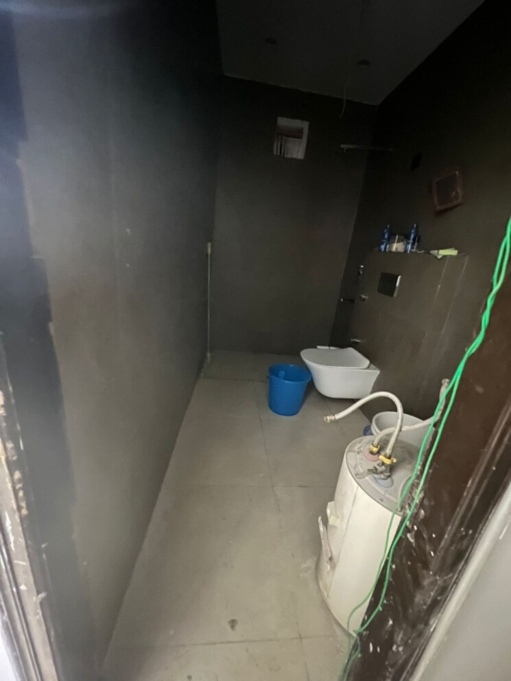 Bathroom, janakpuri 4 Bedroom 2500 Sq.Ft. Apartment In Janakpuri Delhi 8166910