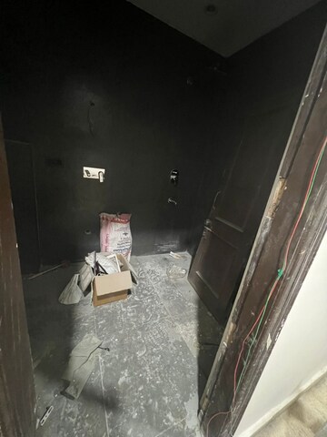 Bathroom in 4 BHK Apartment at Janakpuri – for Rent