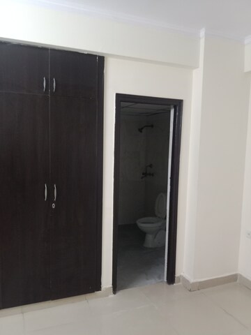 Room in 2 BHK Apartment at Gardenia Golf City, Sector 75 – for Rent