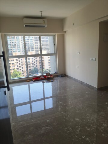 Room in 1 BHK Apartment at LnT Veridian, Powai – for Rent