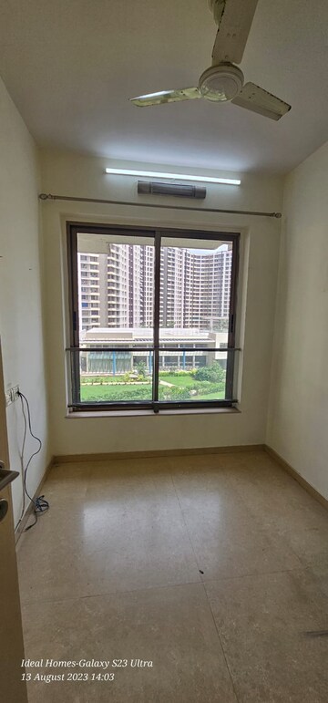 Room in 2.5 BHK Apartment at Kalpataru Aura, Ghatkopar West – for Rent