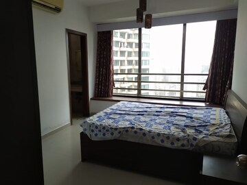 Bedroom in 2.5 BHK Apartment at Oberoi Springs, Andheri West – for Rent