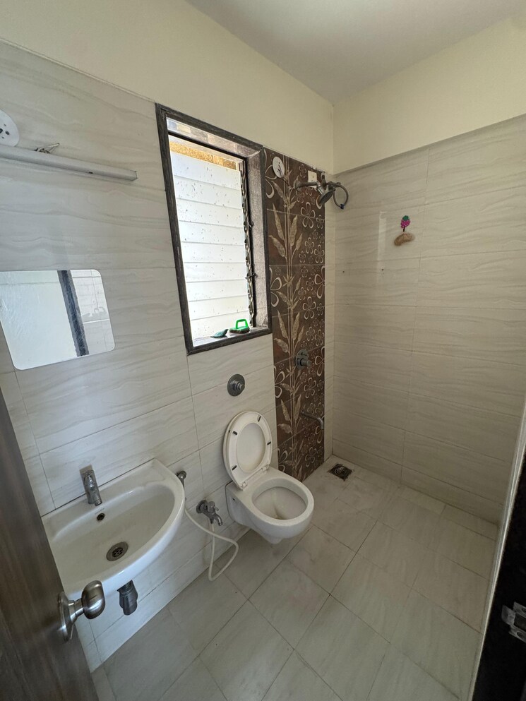 Bathroom, abrol-avirahi-heights 2 Bedroom 750 Sq.Ft. Apartment In Malad West Mumbai 8167052