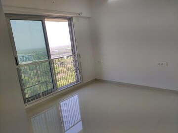 Room in 2 BHK Apartment at Mayfair The View, Vikhroli West – for Rent