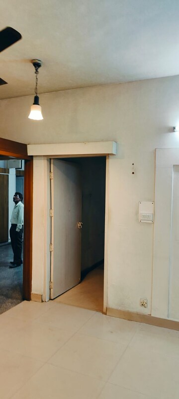 Room in 2 BHK Apartment at Vasant Kunj – for Sale