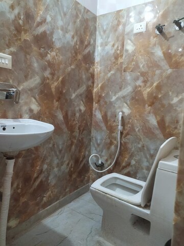 Furnished Amenities in 3 BHK Builder Floor at RWA Apartments Sector 50, Sector 50 – for Rent