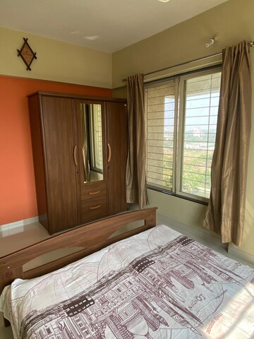 Room in 3 BHK Apartment at Karan Goldcoast, Bavdhan – for Rent