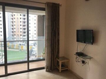 Room in 3 BHK Apartment at Lodha Splendora, Ghodbunder Road – for Sale