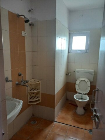Bathroom in 2 BHK Builder Floor at Aliganj – for Rent