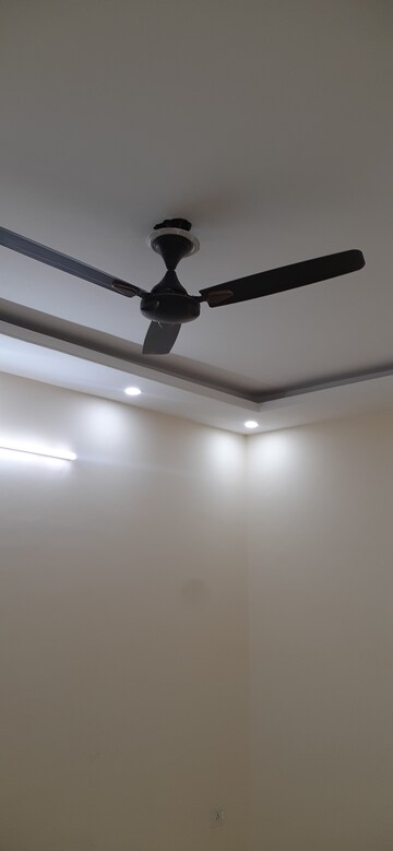 Furnished Amenities in 3.5 BHK Villa at AKJ Novel Valley, Sector 16b Greater Noida – for Rent