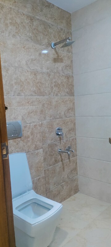Bathroom in 3 BHK Builder Floor at Fidato Honour Homes, Sector 89 – for Rent