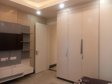 Room in 3 BHK Builder Floor at Ansal Sushant Lok I, Sector 43 – for Rent