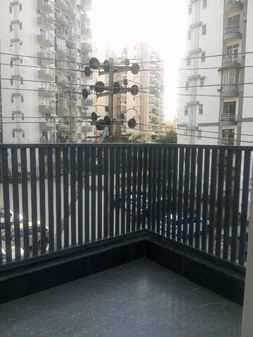 Balcony in 3 BHK Builder Floor at Ansal Sushant Lok I, Sector 43 – for Rent