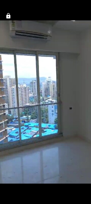 Room in 3 BHK Apartment at Ekta Tripolis, Goregaon West – for Rent