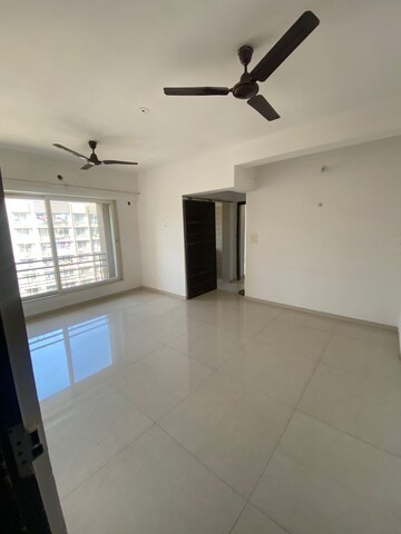 2.5 BHK Apartment For Rent in Bharat Arize, Goregaon West