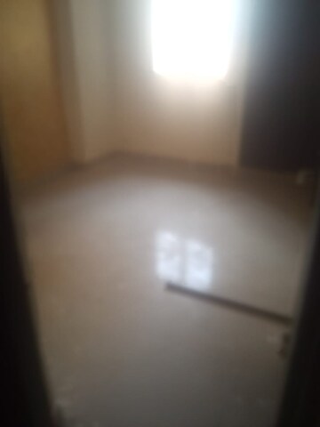 Room in 2.5 BHK Apartment at Amrapali Princely Estate, Sector 76 – for Sale