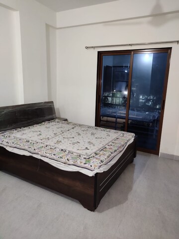 Bedroom in 2 BHK Apartment at Sama Savli Road – for Rent