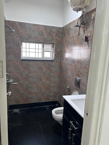 Bathroom in 4 BHK Builder Floor at Ardee City, Sector 52 – for Rent