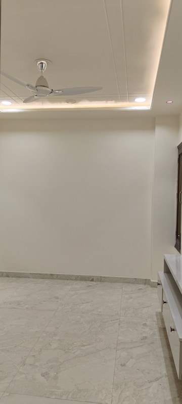 Room in 4 BHK Builder Floor at SS Mayfield Gardens, Sector 51 – for Rent