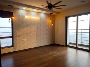Room in 4 BHK Apartment at ATS Triumph, Sector 104 – for Rent