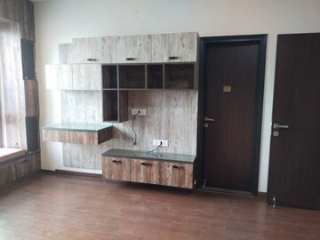 Room in 4 BHK Apartment at ATS Triumph, Sector 104 – for Rent