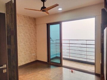 Room in 4 BHK Apartment at ATS Triumph, Sector 104 – for Rent