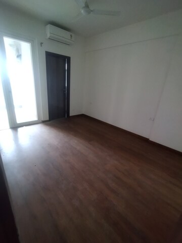Room in 4 BHK Builder Floor at DLF Garden City Plots I, Sector 91 – for Rent