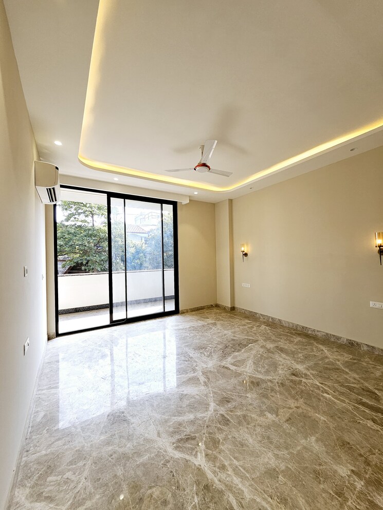 Room, ss-mayfield-gardens 4 Bedroom 300 Sq.Yd. Builder Floor In Sector 51 Gurgaon 8167645