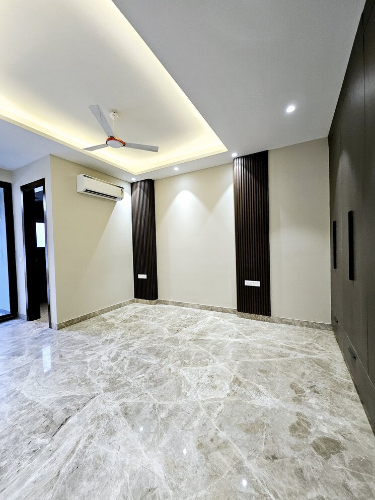 Room, ss-mayfield-gardens 4 Bedroom 300 Sq.Yd. Builder Floor In Sector 51 Gurgaon 8167645