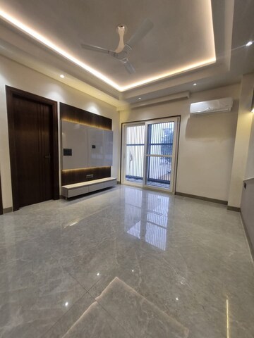 Room in 3 BHK Apartment at Emaar Digi Homes, Sector 62 – for Rent