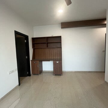 Room in 3 BHK Apartment at Oberoi Sky City, Khande Rao Dongari – for Rent