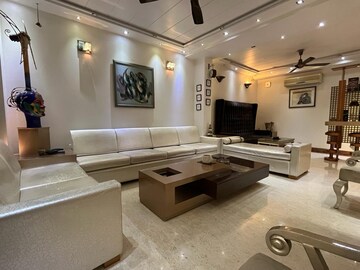 Living Room in 3 BHK Builder Floor at Kirti Nagar – for Sale