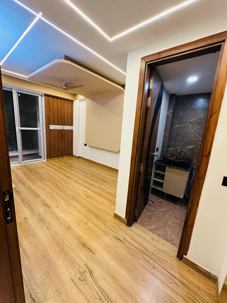 Room, chattarpur 3 Bedroom 150 Sq.Yd. Builder Floor In Chattarpur Delhi 8167753