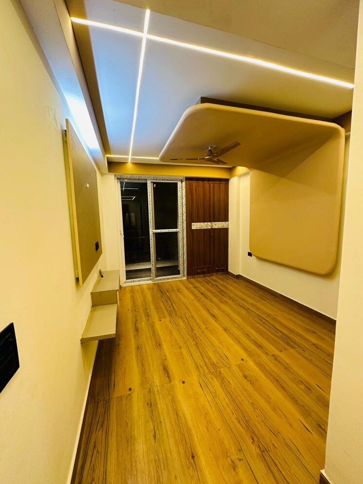 Room, chattarpur 3 Bedroom 150 Sq.Yd. Builder Floor In Chattarpur Delhi 8167753