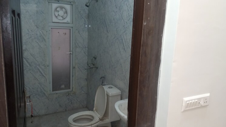 Bathroom, prateek-grand-city 2.5 Bedroom 1155 Sq.Ft. Apartment In Siddharth Vihar Ghaziabad 8167755