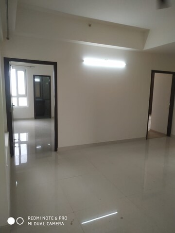 Room in 3.5 BHK Apartment at Emaar Palm Hills, Sector 77 – for Sale