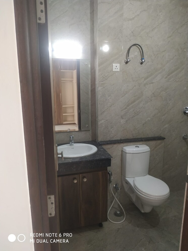Bathroom, emaar-palm-hills 3.5 Bedroom 2000 Sq.Ft. Apartment In Sector 77 Gurgaon 8167772