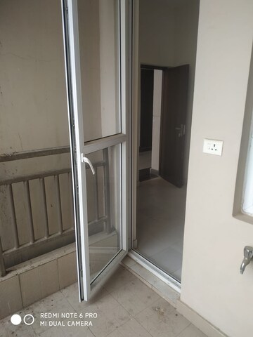 Room in 3.5 BHK Apartment at Emaar Palm Hills, Sector 77 – for Sale